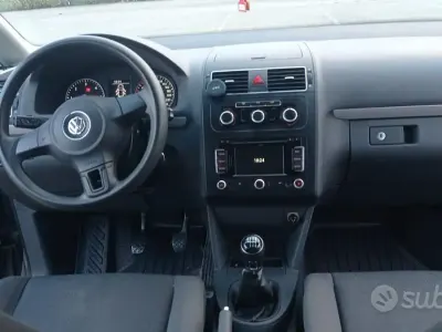 Usata VW Touran 105 CV (77 kW) 2014 Grigio Monovolume