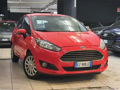 Usata Ford Fiesta 95 CV (69 kW) 2015 Rosso Berlina