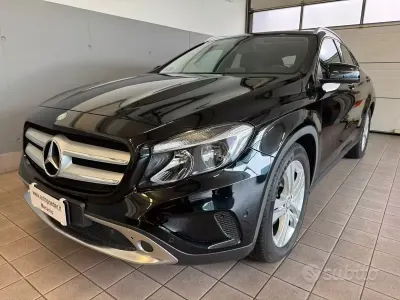 Usata Mercedes GLA220 Urban 177 CV (130 kW) 2016 Nero SUV