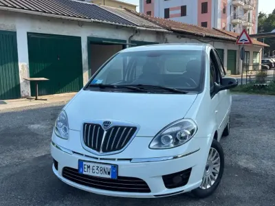 Usata Lancia Musa Gold 95 CV (69 kW) 2012 Bianco Monovolume