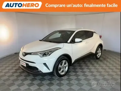 Usata Toyota C-HR Active 116 CV (85 kW) 2018 Bianco SUV
