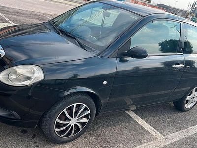 Usata Lancia Ypsilon 75 CV (55 kW) 2008 Nero Utilitaria