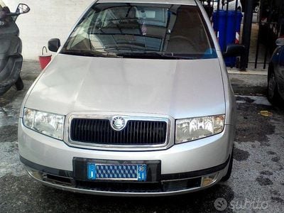 Usata Skoda Fabia 2001 Grigio Berlina