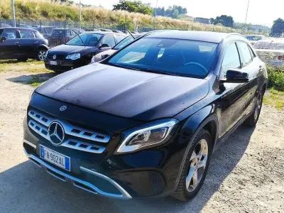 Usata Mercedes GLA200 136 CV (100 kW) 2018 Nero SUV