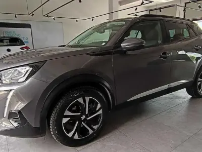 Usata Peugeot 2008 Allure 131 CV (96 kW) 2021 Grigio SUV