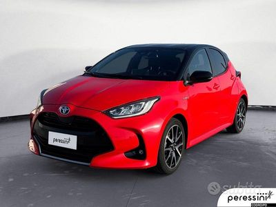 Usata Toyota Yaris Hybrid 92 CV (67 kW) 2020 Rosso Berlina