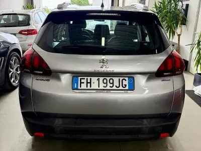 Gebraucht Peugeot 2008 82 PS (60 kW) 2017 Grau SUV