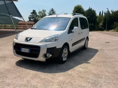 Usata Peugeot TePee 120 CV (88 kW) 2012 Bianco Berlina