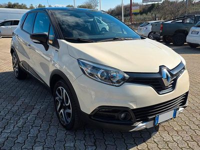 Usata Renault Captur 90 CV (66 kW) 2016 SUV