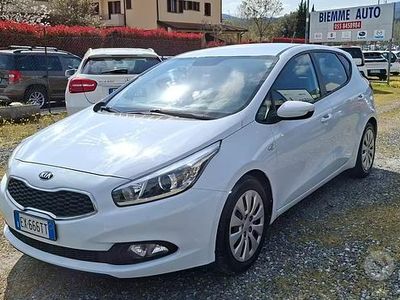 Usata Kia Ceed Active 90 CV (66 kW) 2015 Bianco Utilitaria