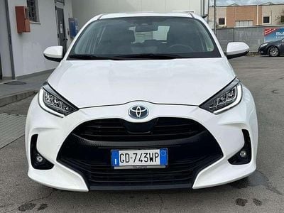 Gebraucht Toyota Yaris Hybrid Trend 92 PS (67 kW) 2021 Weiß Limousine