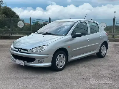 Occasion Peugeot 206 68 ch (50 kW) 2006 Gris Berline