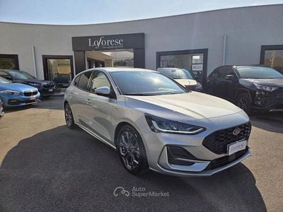Usado Ford Focus ST-Line 120 CV (88 kW) 2025 Plateado Berlina