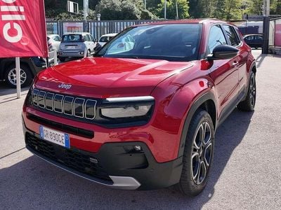 Usata Jeep Avenger Summit 101 CV (74 kW) 2023 Ruby pastello SUV