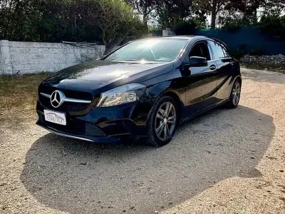 Usata Mercedes A180 109 CV (80 kW) 2016 Nero Berlina