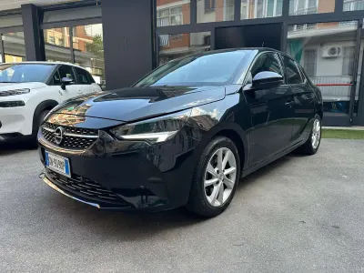 Usata Opel Corsa Elegance 101 CV (74 kW) 2021 Nero Utilitaria