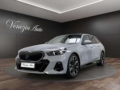 Usata BMW 540 M Sport 303 CV (222 kW) 2025 Grigio Station wagon