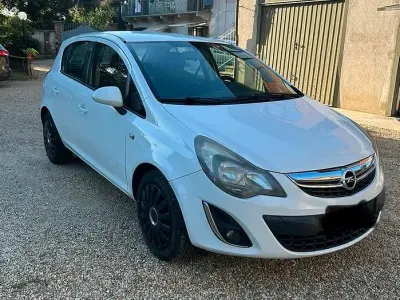Usata Opel Corsa 75 CV (55 kW) 2014 Bianco Utilitaria