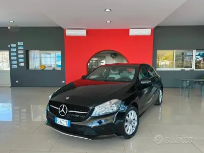 Usata Mercedes A180 Executive 109 CV (80 kW) 2017 Nero Utilitaria