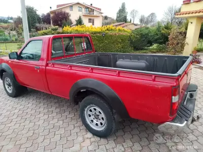 Usata Nissan Navara 120 CV (88 kW) 2002 Rosso Pick-up