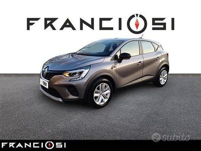 Usata Renault Captur Zen 145 CV (106 kW) 2022 Grigio SUV