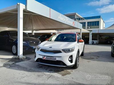 Usata Kia Stonic Style 120 CV (88 kW) 2018 Bianco SUV