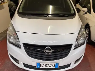Usata Opel Meriva Design Edition 101 CV (74 kW) 2015 Bianco Monovolume