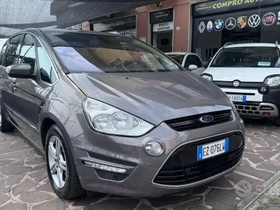 Usata Ford S-MAX Business Edition 140 CV (102 kW) 2015 Nero Monovolume
