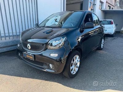 Usata Smart ForFour 71 CV (52 kW) 2016 Nero Utilitaria