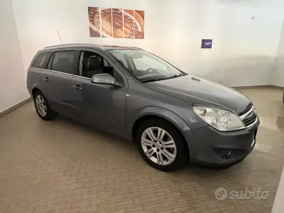 Usata Opel Astra Cosmo 101 CV (74 kW) 2008 Grigio Station wagon