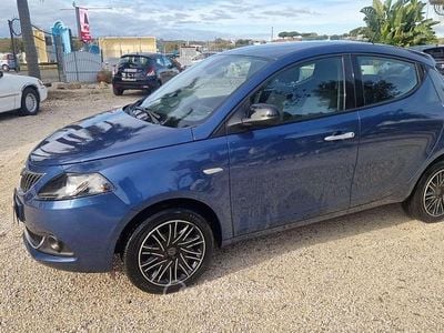 Usata Lancia Ypsilon Silver 69 CV (50 kW) 2023 Blu mare Utilitaria