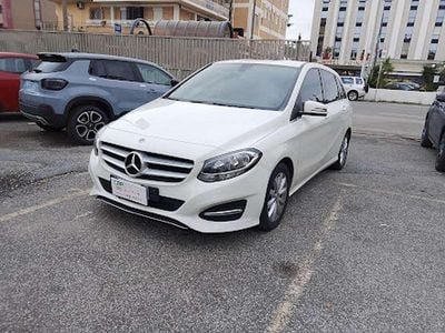 Usata Mercedes B180 Premium 109 CV (80 kW) 2018 Bianco Monovolume