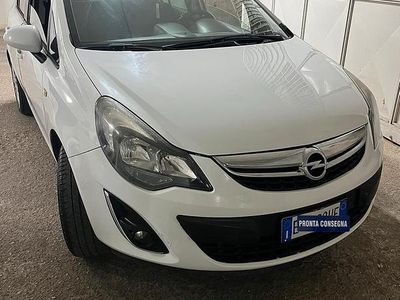 Usata Opel Corsa 95 CV (69 kW) 2013 Bianco Utilitaria