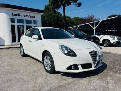 Usata Alfa Romeo Giulietta Distinctive 120 CV (88 kW) 2015 Bianco Utilitaria