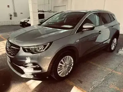 Usata Opel Grandland X Innovation 120 CV (88 kW) 2017 Grigio SUV