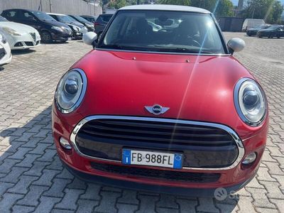 Usata Mini Cooper D 116 CV (85 kW) 2015 Verde Utilitaria