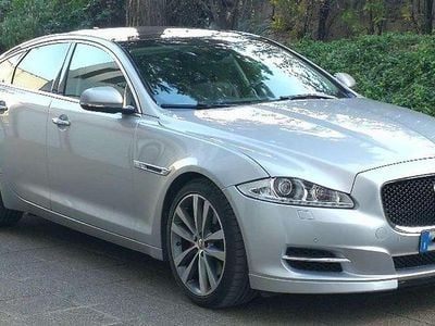 Usata Jaguar XJ Portfolio 275 CV (202 kW) 2015 Argento Berlina