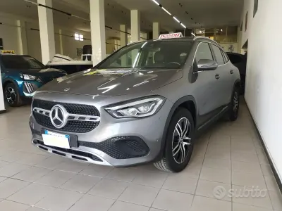 Usata Mercedes GLA200 150 CV (110 kW) 2023 Grigio SUV