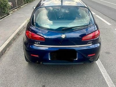 Begagnad Alfa Romeo 147 116 HK (85 kW) 2005 Blå Halvkombi