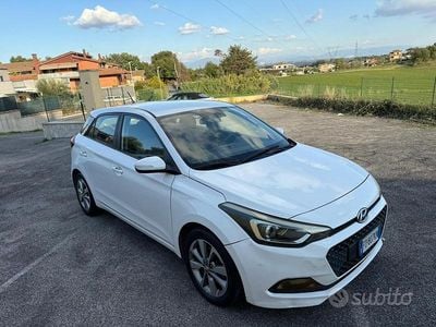 Usata Hyundai i20 Comfort 89 CV (65 kW) 2017 Bianco Berlina
