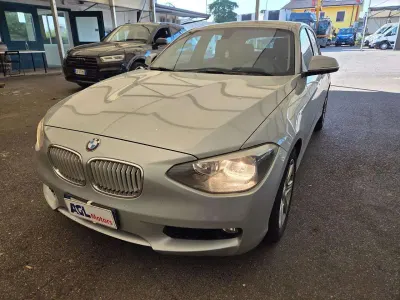 Usata BMW 118 143 CV (105 kW) 2011 Argento Utilitaria