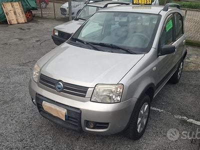 Usado Fiat Panda 4x4 2006 Gris Utilitario