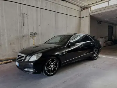 Usata Mercedes E200 Avantgarde 163 CV (119 kW) 2012 Nero Berlina