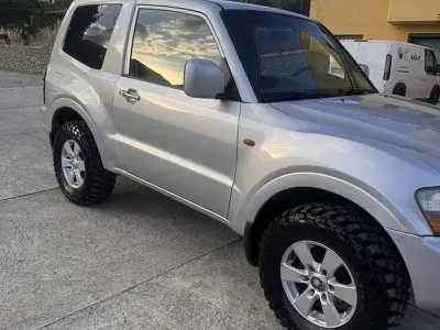 Usata Mitsubishi Pajero 115 CV (84 kW) 2002 Grigio SUV