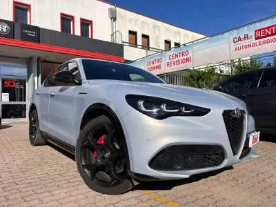 Usata Alfa Romeo Stelvio Competizione 209 CV (153 kW) 2023 Bianco moonlight SUV