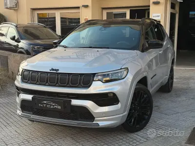 Używany Jeep Compass 131 KM (96 kW) 2023 Szary SUV