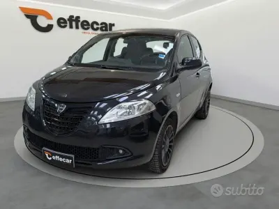 Usata Lancia Ypsilon 69 CV (50 kW) 2015 Nero Utilitaria