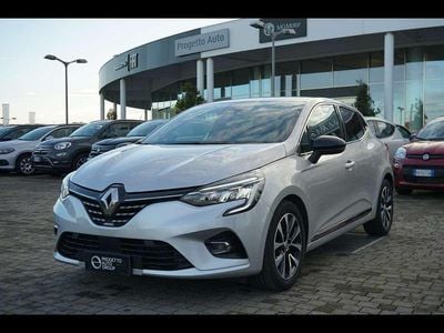 Usata Renault Clio V Intens 101 CV (74 kW) 2022 Grigio met Berlina