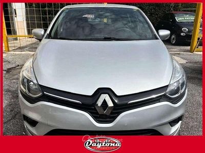 Usata Renault Clio IV Business 90 CV (66 kW) 2019 Argento Berlina