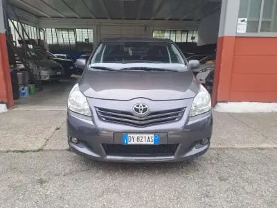 Usata Toyota Verso Sol 126 CV (92 kW) 2009 Grigio Monovolume